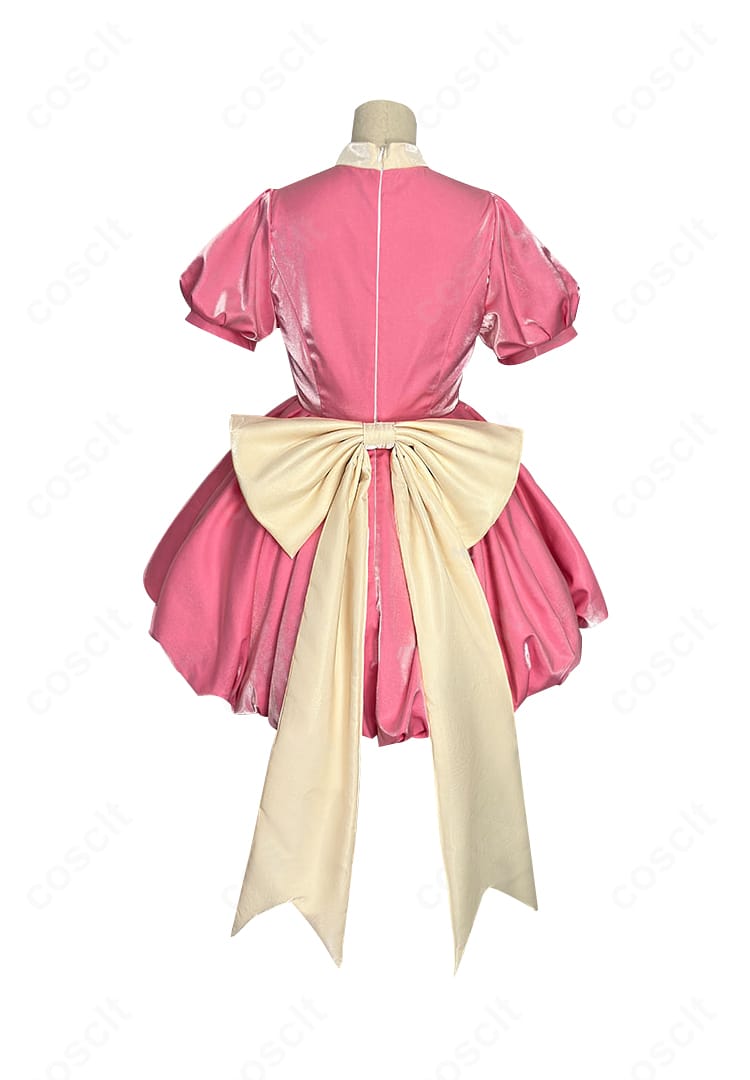 木之本桜コスプレ衣装の背面。背中ファスナーとスカートの落ち感、背部蝶結びの配置を明瞭に示した写真。