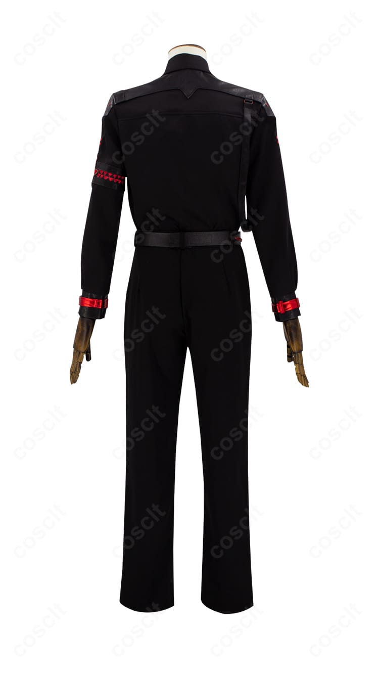 黒制服の背面デザイン。背中のシームラインと裾のシルエットを忠実に再現。