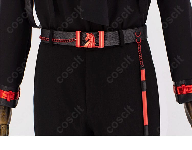 黒制服の腰ベルト詳細。バックル形状とベルト通しの収まりを確認できるカット。