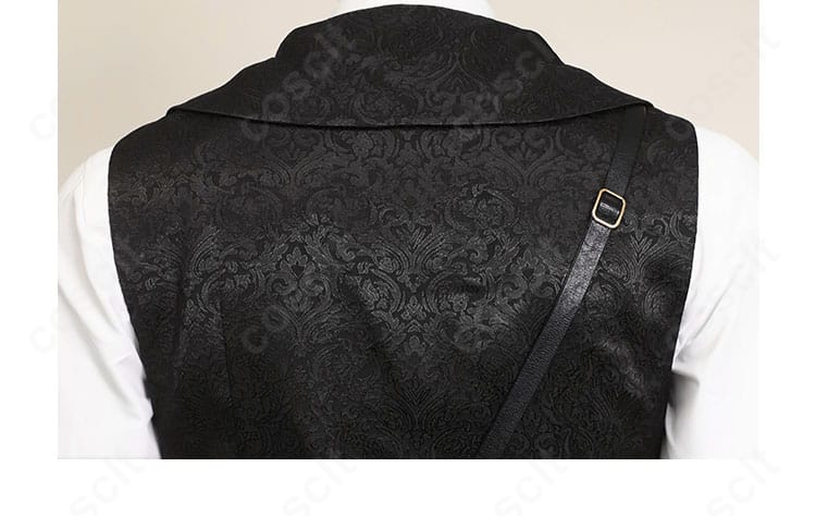 背面装甲風パーツの装飾詳細。重厚な意匠で世界観に沿った存在感を付与。