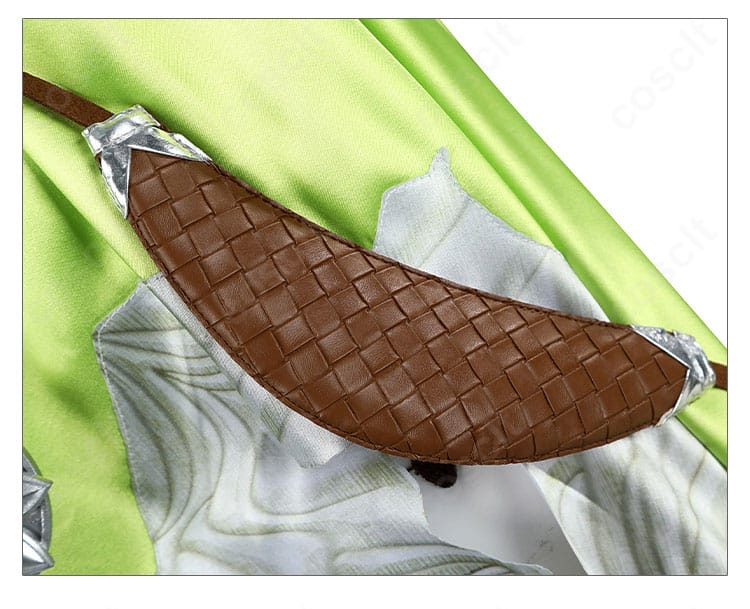 腰帯に付けられた葉の装飾ディテール。縁取りと色味のグラデーションを確認。