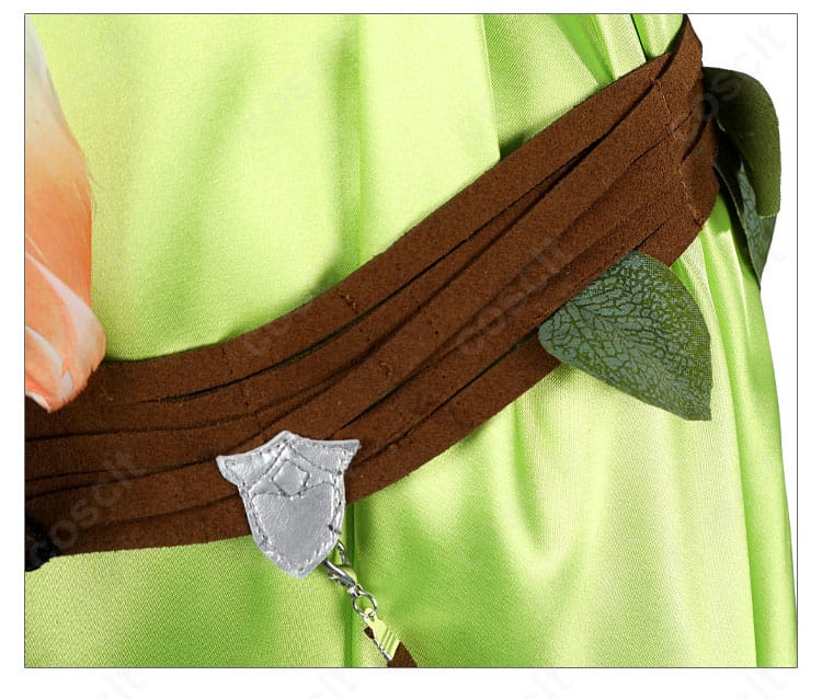 腰飾りアクセサリーの近接。素材の光沢と造形の精度を表現。