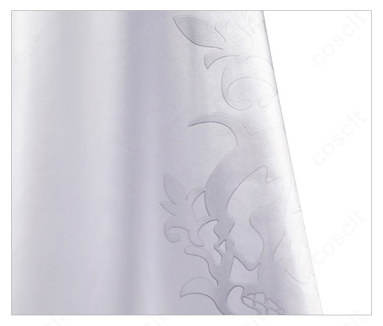 背面デザインの仕上げ部分。縫製のきれいさと装飾の配置精度を確認できる。