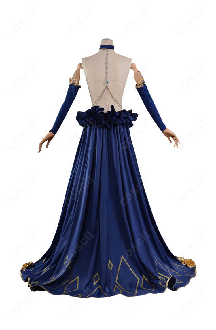 C.C. 盤上パーティー衣装の背面｜後ろ開きと背飾り、裾の落ち感を確認できるカット