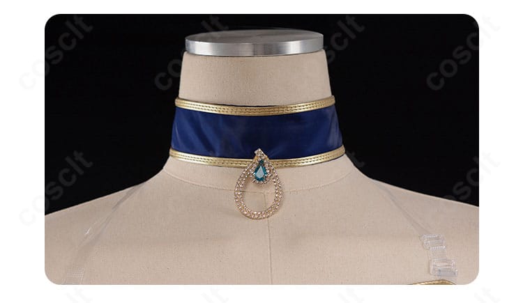 C.C.衣装のチョーカー装飾｜金具とモチーフの質感がわかるディテール写真