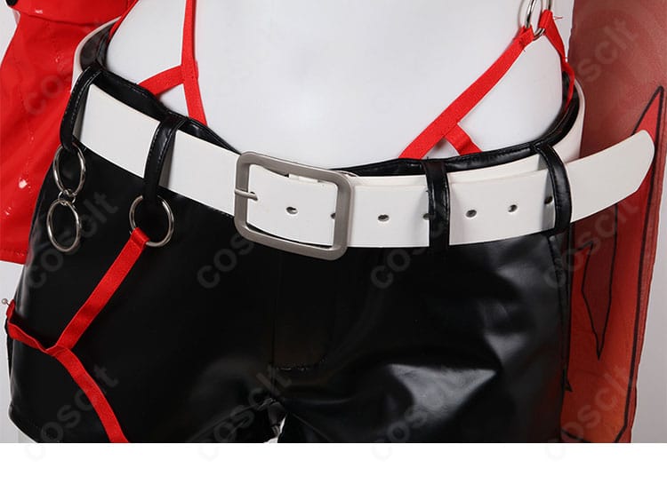 乱破衣装の腰帯部分。アクセントパーツとベルトでシルエットを引き締めるデザイン。