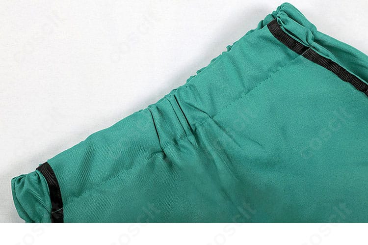 PK学園制服コスプレ衣装のズボンウエストディテール。ベルトループと前開き仕様の仕立てを確認できる。