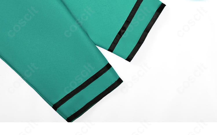 PK学園制服コスプレ衣装のズボン脚部ディテール。真っ直ぐなレッグラインでクールな印象を強調。