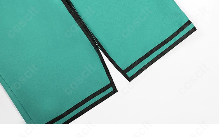 PK学園制服コスプレ衣装の裾ディテール。上着裾の直線と黒ラインのピッチを美しく表現。