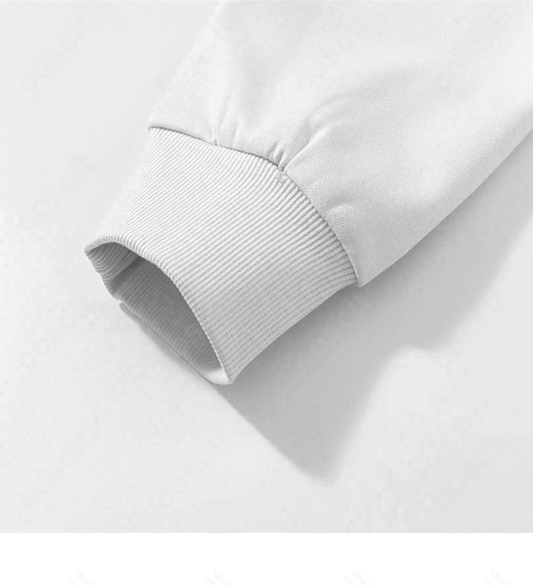 セイヤ衣装の袖口ディテール。カフ部の縫製と配色切替、端処理を近接で表示。