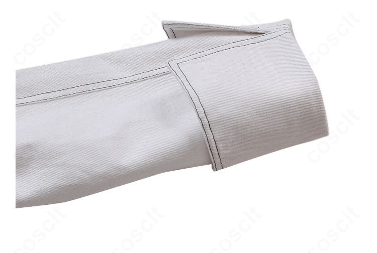 恋と深空 セイヤ「時のかけら」袖口装飾ディテール。カフの縫製と装飾の一体感を見せるクローズアップ