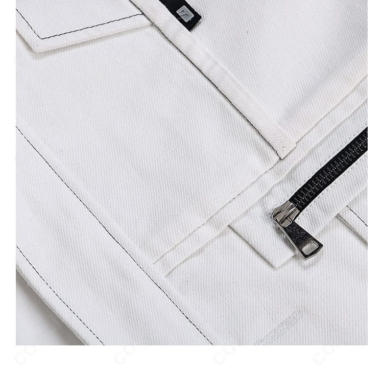 恋と深空 セイヤ「時のかけら」チェーン装飾の接続部ディテール。金属調パーツの配置と仕上げを示す拡大写真