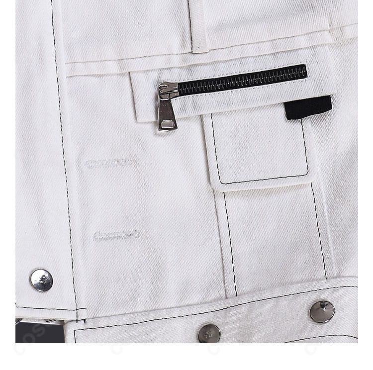 恋と深空 セイヤ「時のかけら」服装装飾の細部。ベルト端や縁取りの仕上げ、素材の質感が分かるディテールショット