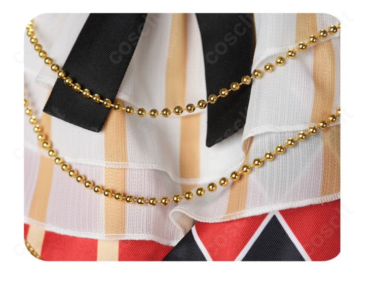 装飾チェーンの質感・取り付け金具・レイヤー構成の詳細