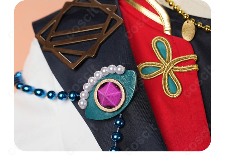 七種 茨 衣領の装飾ディテール。襟周りのトリムと配色切替、ステッチワークを確認できるアップ。