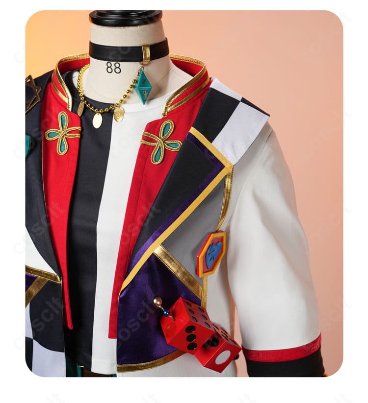 七種 茨 衣装の装飾ディテール。刺繍・ブレード・金具の質感と配置を近距離で確認できるクローズアップ。