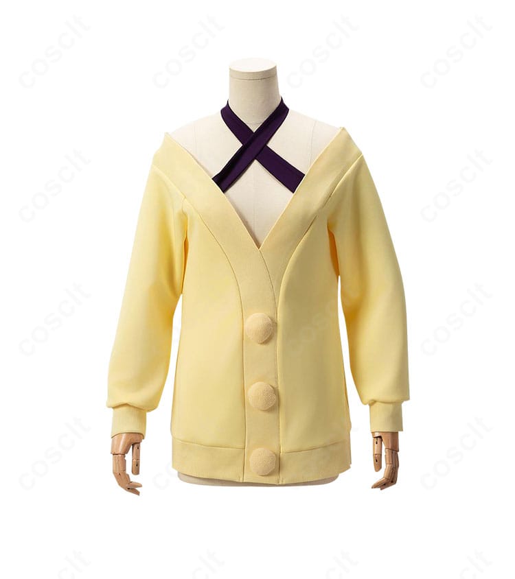 綾瀬星子 美魔女スタイルのインナー前面ディテール。ネックラインと身頃のデザインを確認できる画像