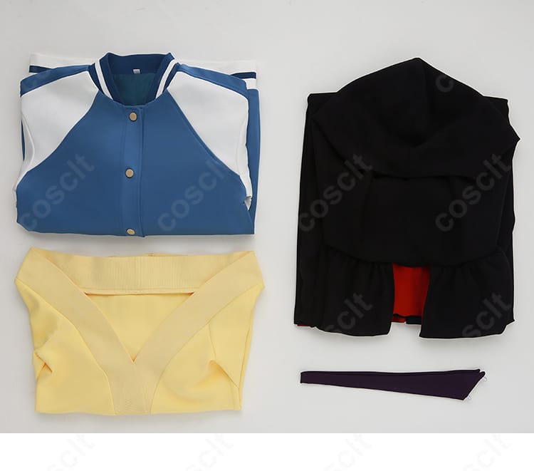 綾瀬星子 美魔女スタイル衣装セット内容。マント、コート、インナーの3点を並べたレイアウト写真