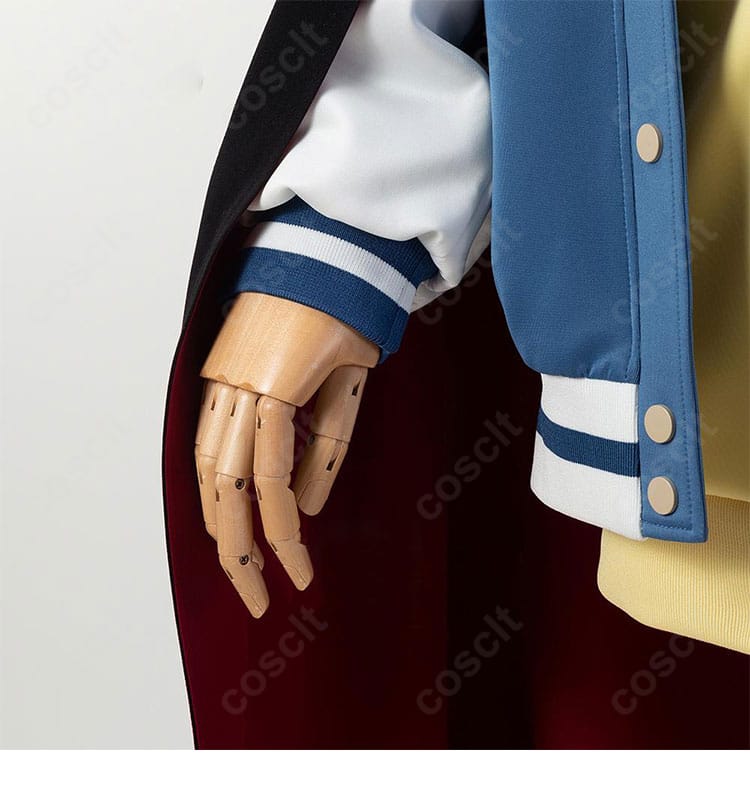 綾瀬星子 美魔女スタイル衣装・袖口装飾ディテール。袖の縫製と装飾の質感が分かるクローズアップ