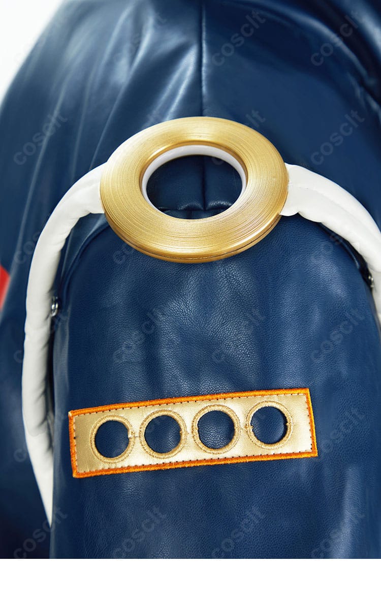 肩から袖にかけての装飾ディテール。立体裁断によるフィット感と装飾配置を強調。