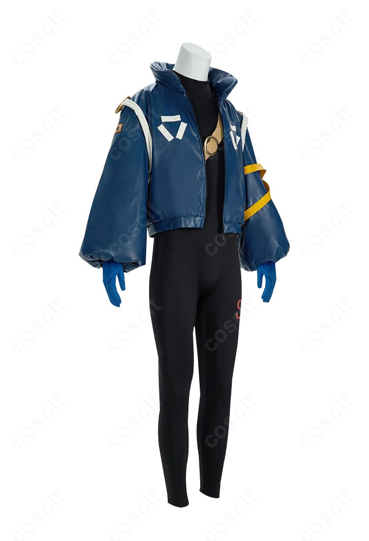 ロロノア・ゾロ コスプレ衣装(エッグヘッド編)の側面。ショルダーストラップ配置とコートの落ち感を確認できる角度。