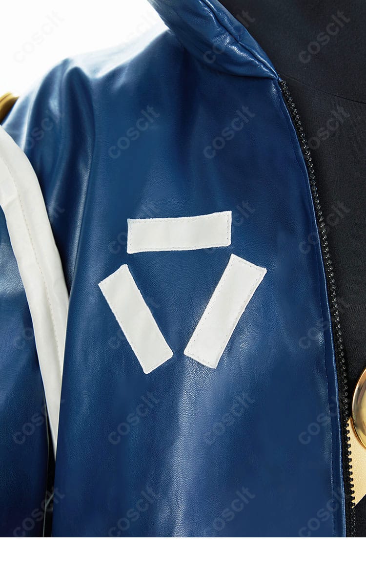 胸元ディテールのクローズアップ。エッグヘッド編特有の意匠とステッチワークを再現。