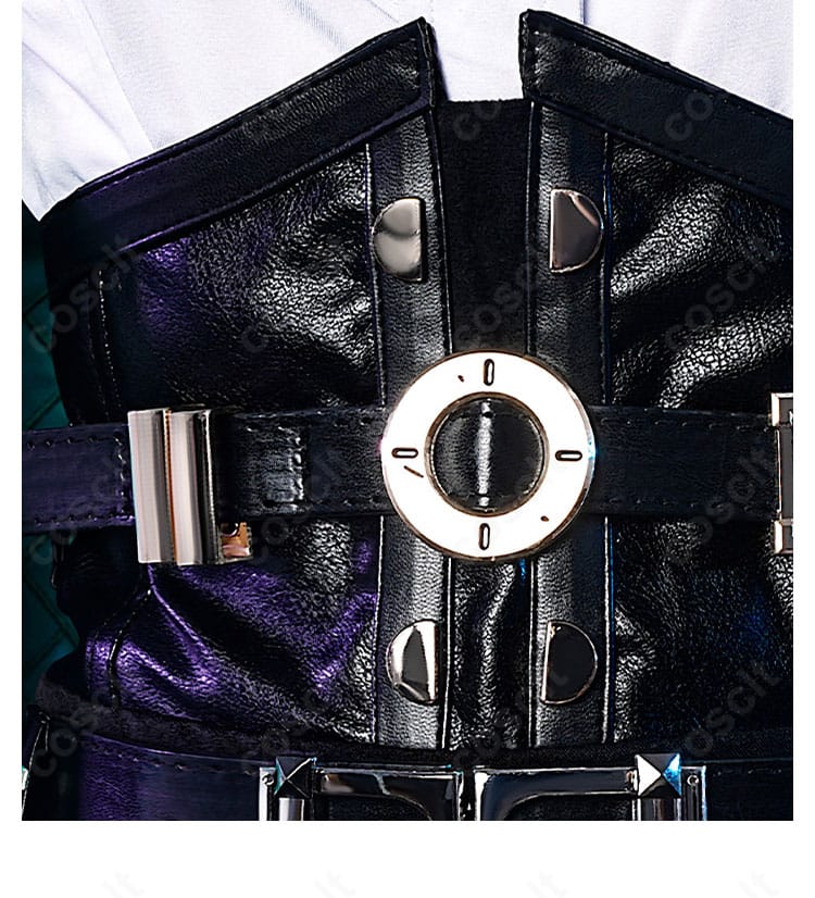 腰封パーツの拡大:装飾の彫りと留め仕様が見える写真