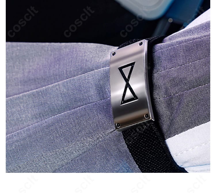 腕飾りのクローズアップ:手袋・手首飾りの素材感とディテール