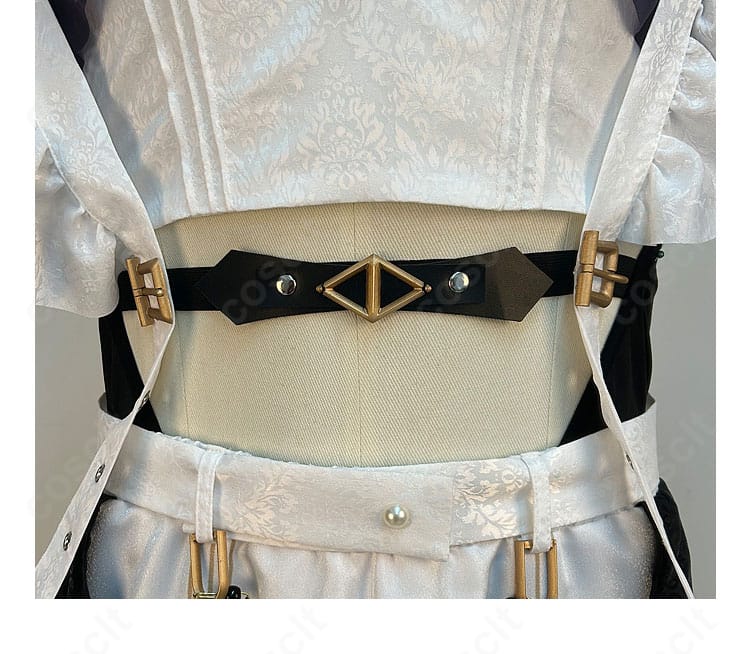 ウエスト飾りのアップ。ベルト周りの装飾構成と質感を示すディテール写真