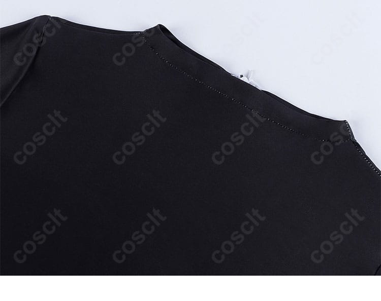 内装の詳細画像。内側の仕立てや縫製の処理、裏面の固定方法が見える説明カット