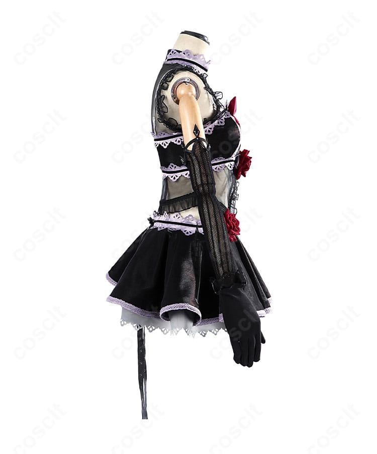 西木野真姫 怪談編コスプレ衣装の左側ディテール。腰花と袖装飾、縁取りのステッチが見えるクローズアップ。