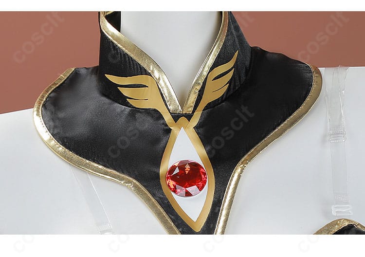 C.C. ブリタニア衣装のつけ襟と赤い宝石風装飾のアップディテール画像