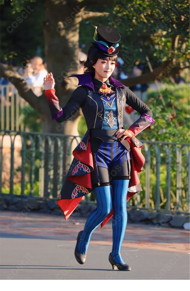 商品正面とパレードダンサーの着用イメージ。ディズニー・ハロウィーン ヴィランズ2024 ダンサー衣装(帽子・シャツ・タイツ・パンツ・ジャケット)のセット内容とシルエットが分かる画像。