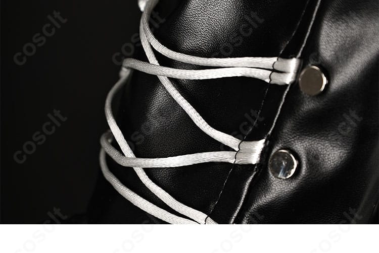 芳澤かすみ 怪盗服の袖装飾ディテール。カフの形状と装飾パーツを示すアップ