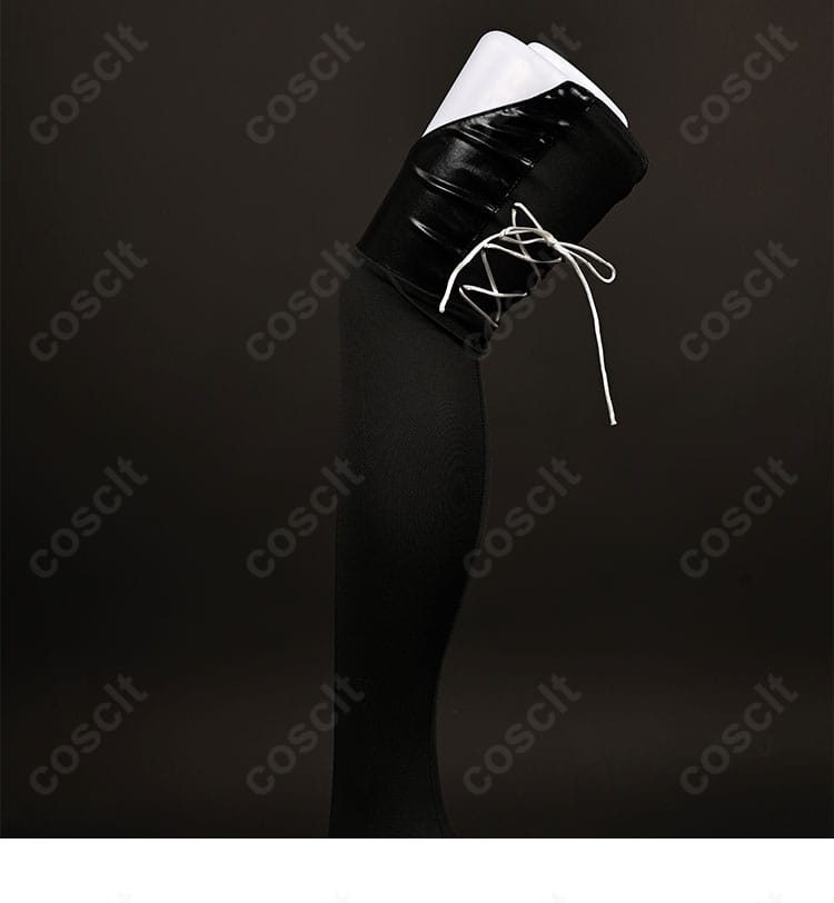 芳澤かすみ 怪盗服の靴周り装飾ディテール。足元のデザインと配色の接写