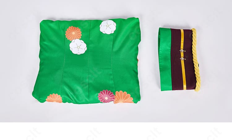 阿良河キウィ お正月ver. コスプレ衣装のセット内容一式。和装衣装本体とヘアアクセサリーを並べた構成写真