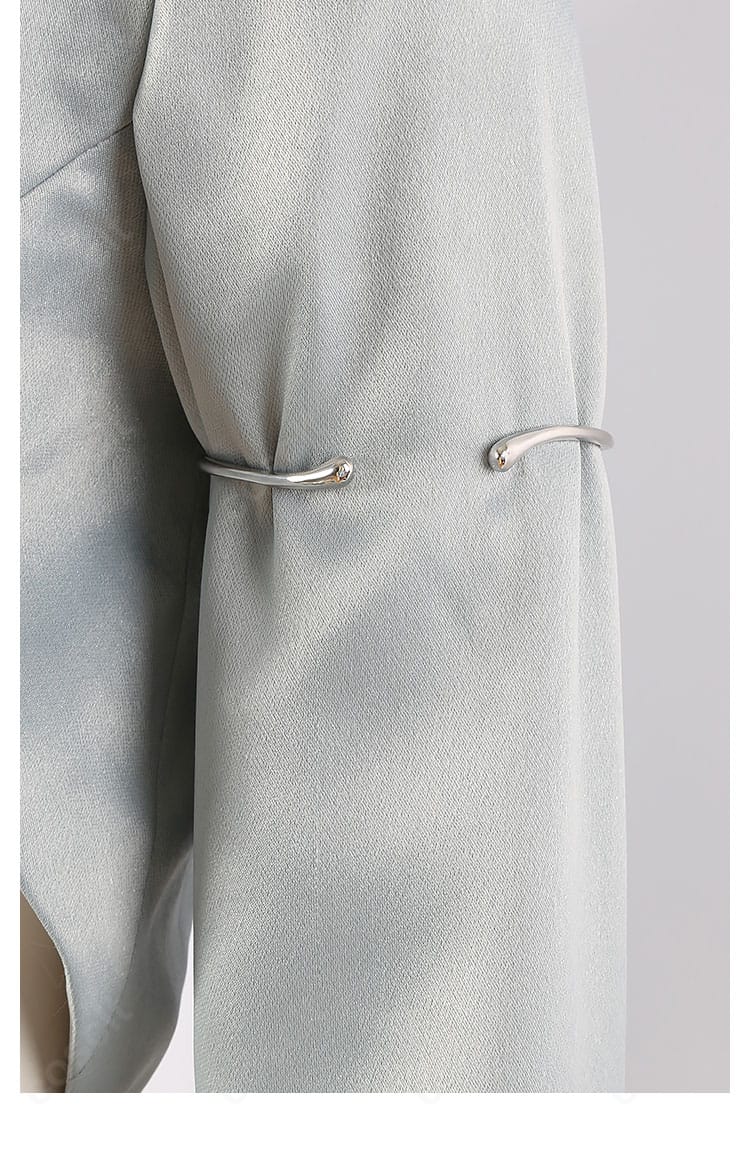 ルカ ROUND7新衣装の左袖装飾の接写。模様とステッチの再現性