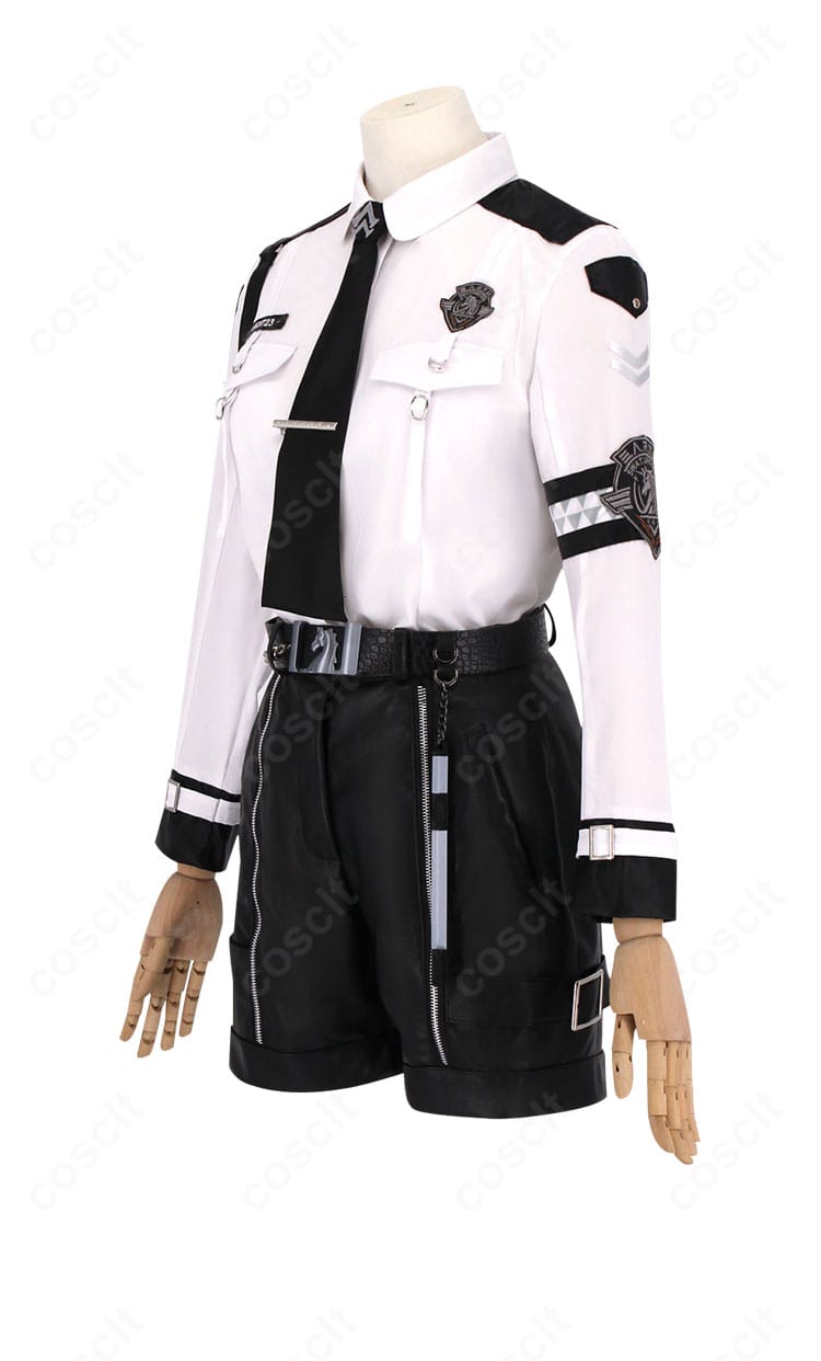 恋と深空 プレイヤー 特別任務コスプレ衣装 左側面。ショートパンツのラインと腰帯アクセントが確認できる