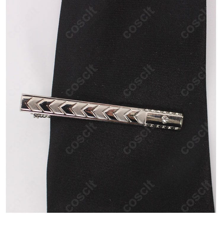 恋と深空 プレイヤー 特別任務コスプレ衣装 ネクタイ装飾の意匠アップ。配色と質感が強調された写真