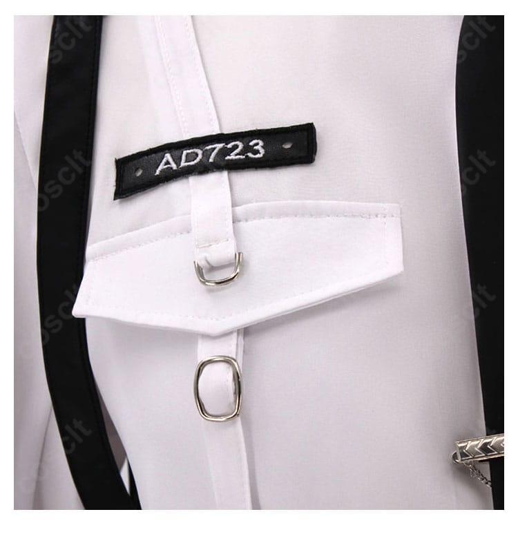 恋と深空 プレイヤー 特別任務コスプレ衣装 警号モチーフ装飾のクローズアップ。質感と加工が見える