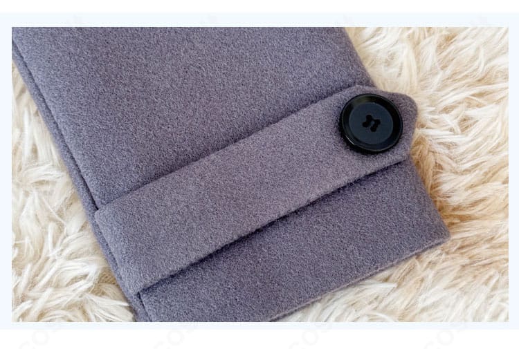 袖口ディテール。袖口の形状とステッチワーク、すっきりしたカフの仕上げ。