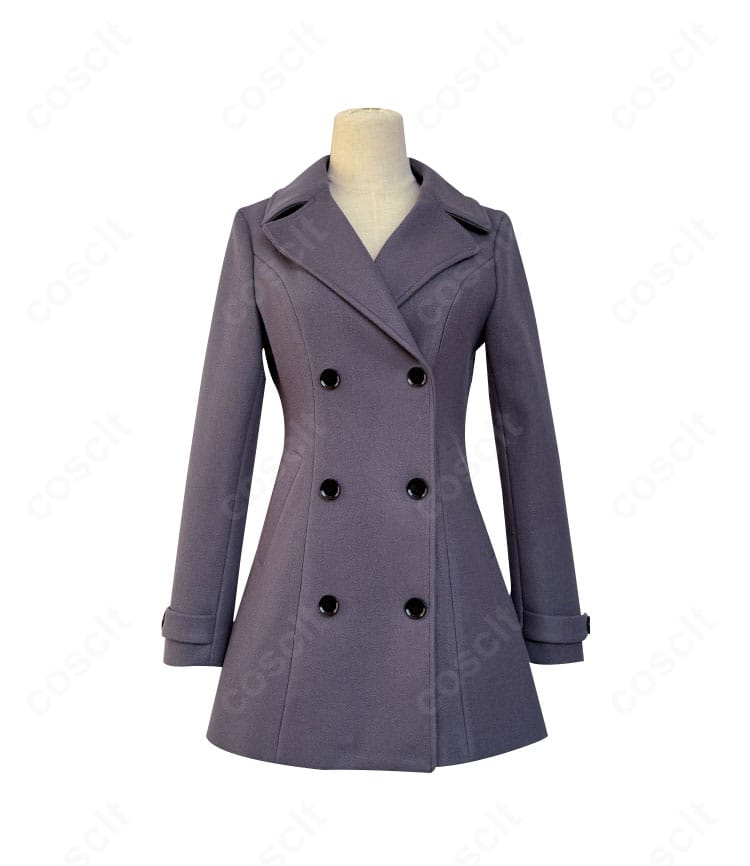 正面ディテール。襟元や前立て、ボタン配置など、端正な印象を作る細部を強調。