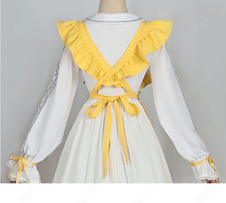 アニー・レスター衣装の背面ディテール。エプロンの結びと背面ラインの作りを拡大表示。