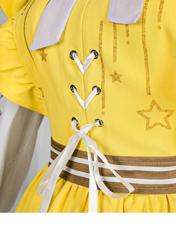 アニー・レスター衣装の襟元装飾ディテール。上品な装飾と縁取りの再現を確認できる。