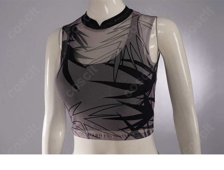 上衣ディテール。前身頃の縫製と素材感、パネルの段差を強調。