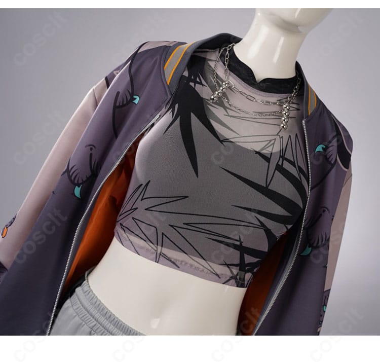 装飾ディテール。胸元や袖の意匠パーツを接写で表現した再現カット。