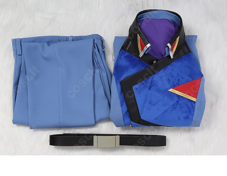 ムウ・ラ・フラガ コスプレ衣装セット内容一覧。上着・ズボン・ベルトの3点セットを俯瞰で確認可能。