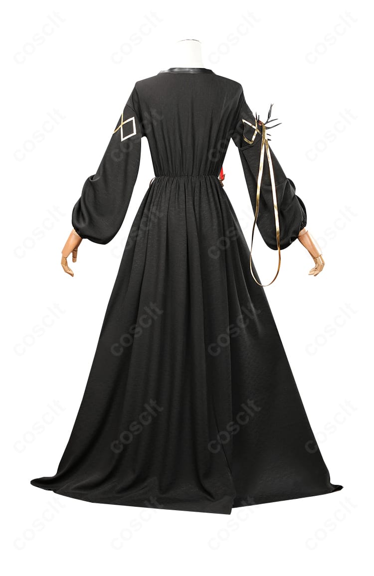 アークナイツ ロゴス 子供時代コスプレ衣装の背面。開き仕様と裾のライン、仕上げの丁寧さが分かる画像。