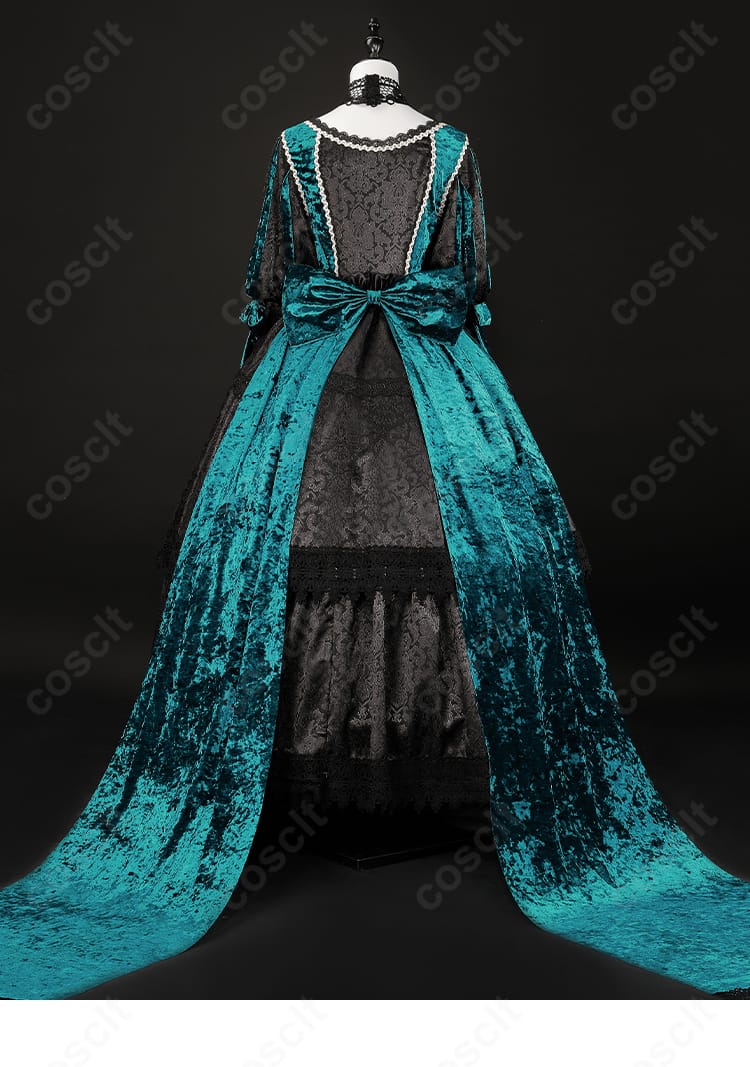 背面全体。大きな蝶結びと背中の開閉構造、裾の広がりを確認できる画像