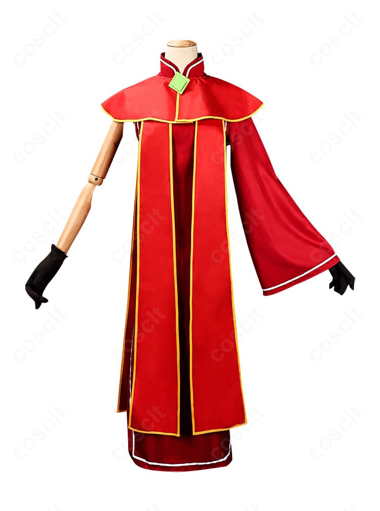 赤いチャイナ風ドレスの正面全体。片袖デザインと落ち着いた赤の発色、シルエットが分かる画像。